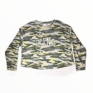 Be Kind Flirtitude Active Camo 3/4 Sleeve Shirt -M